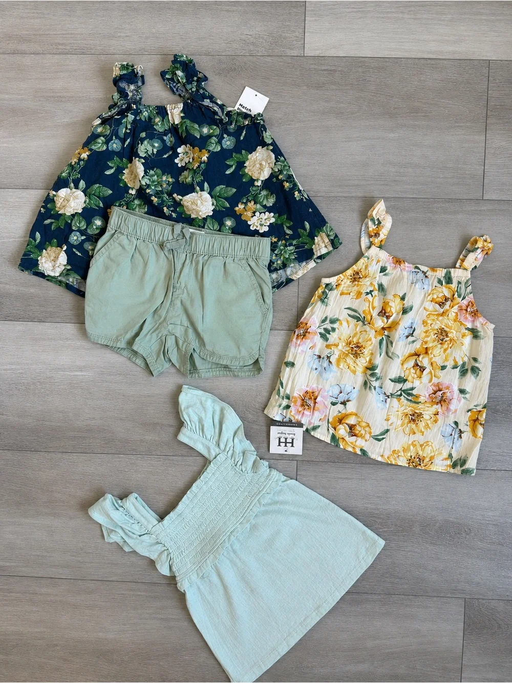 Old Navy Girls Clothing Bundle Size 5 Floral Tanks Shorts 4 Pieces